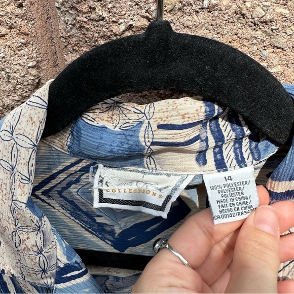 Woven blue & white printed blouse - Picture 2 of 4